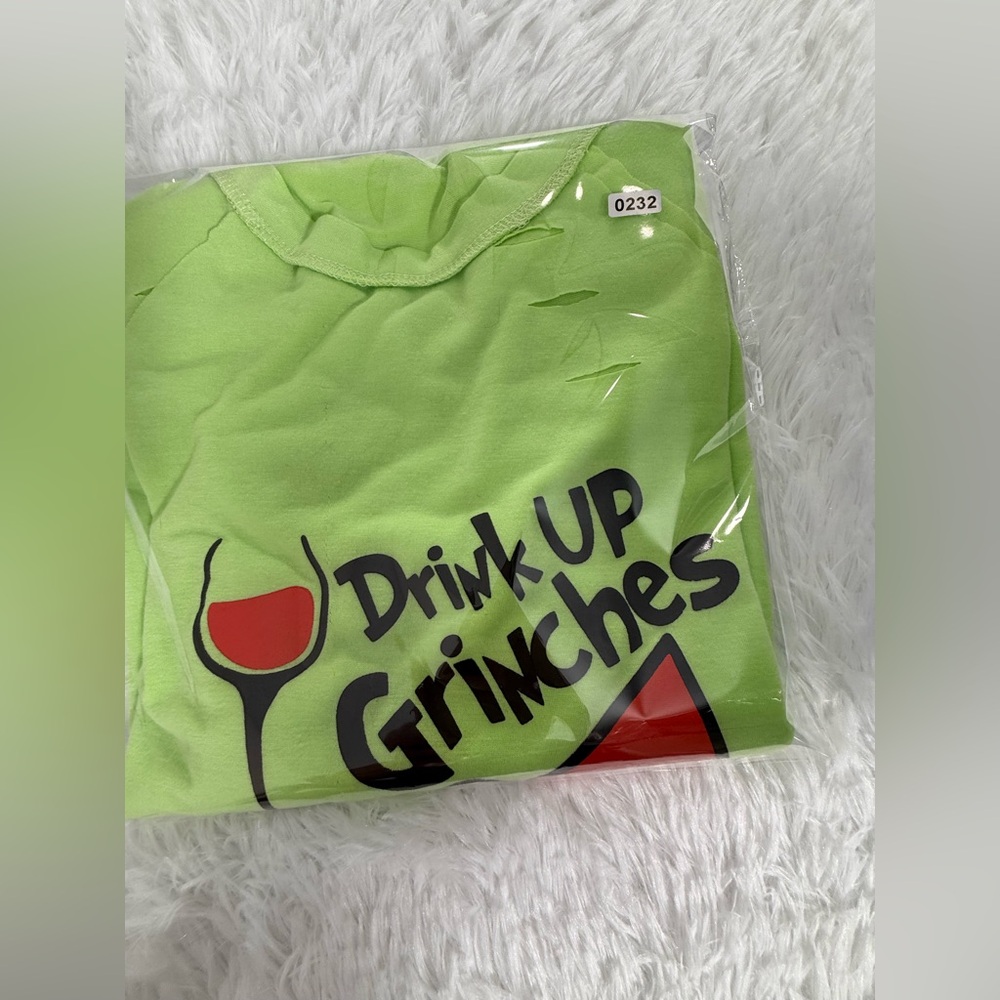 Drink up Grinches - fun holiday top S NWOT Burgundy Quarter - Picture 9 of 9